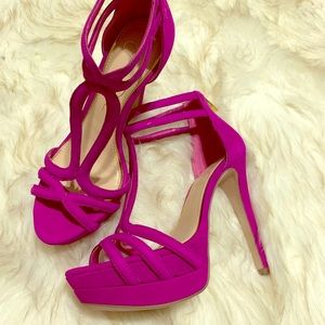 Jessica Simpson “Salvati” fuchsia heels size 7